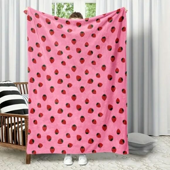 Brand New Plush Flannel Strawberry Blanket 51" x 59" - Picture 3 of 4